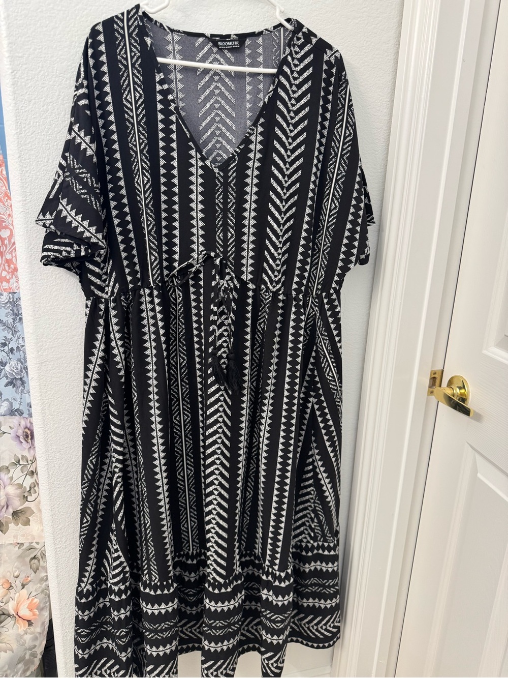BloomChic Black & White Geometric Maxi Dress 18/20 2X